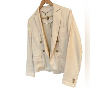 Tru Trussardi NWOT size 42 (8 US) Light crème  Blazer thicker material